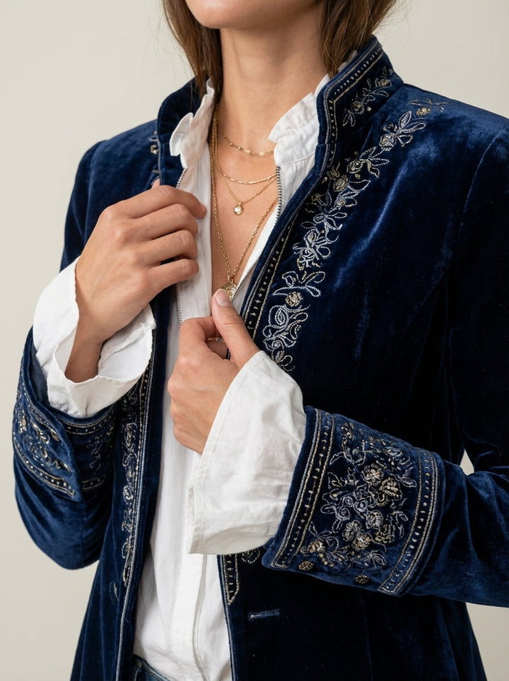 Nuria | Elegant Velvet Jacket